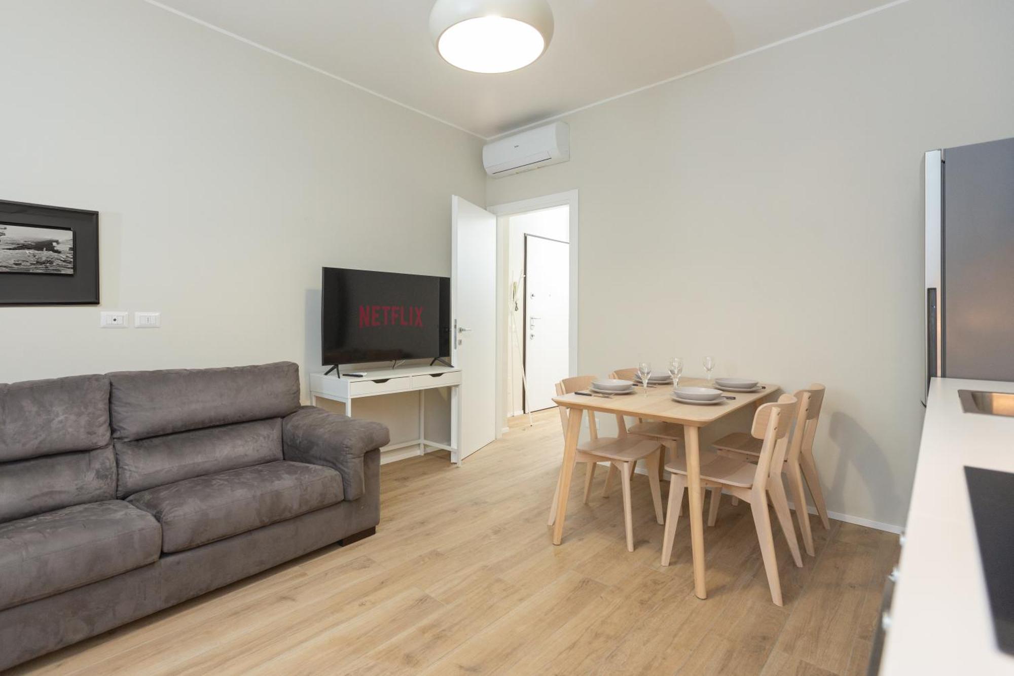 Dreams Exclusive Apartments With Terrace - Free Parking - M1 Station - Near Center Милано Екстериор снимка