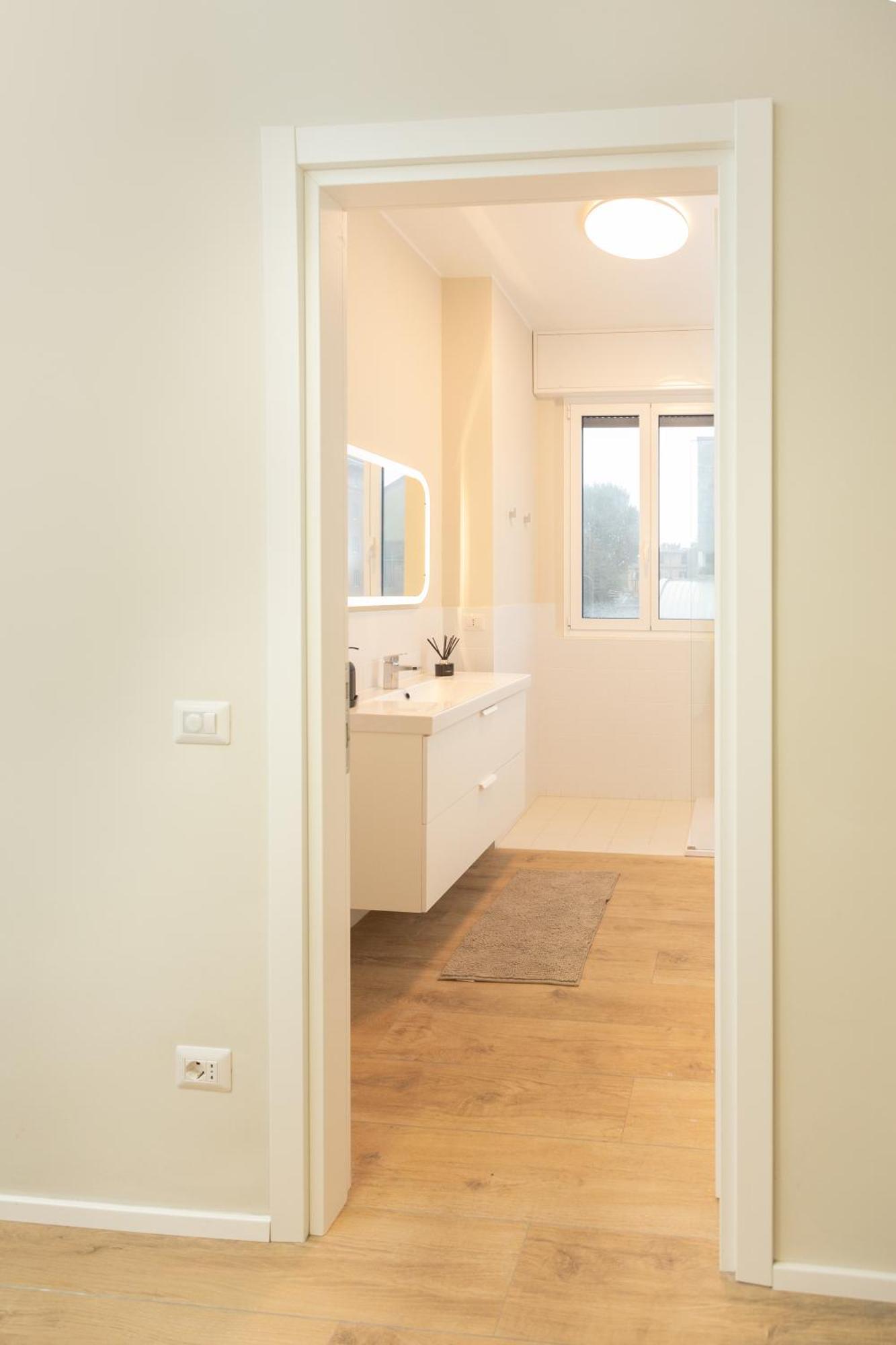 Dreams Exclusive Apartments With Terrace - Free Parking - M1 Station - Near Center Милано Екстериор снимка