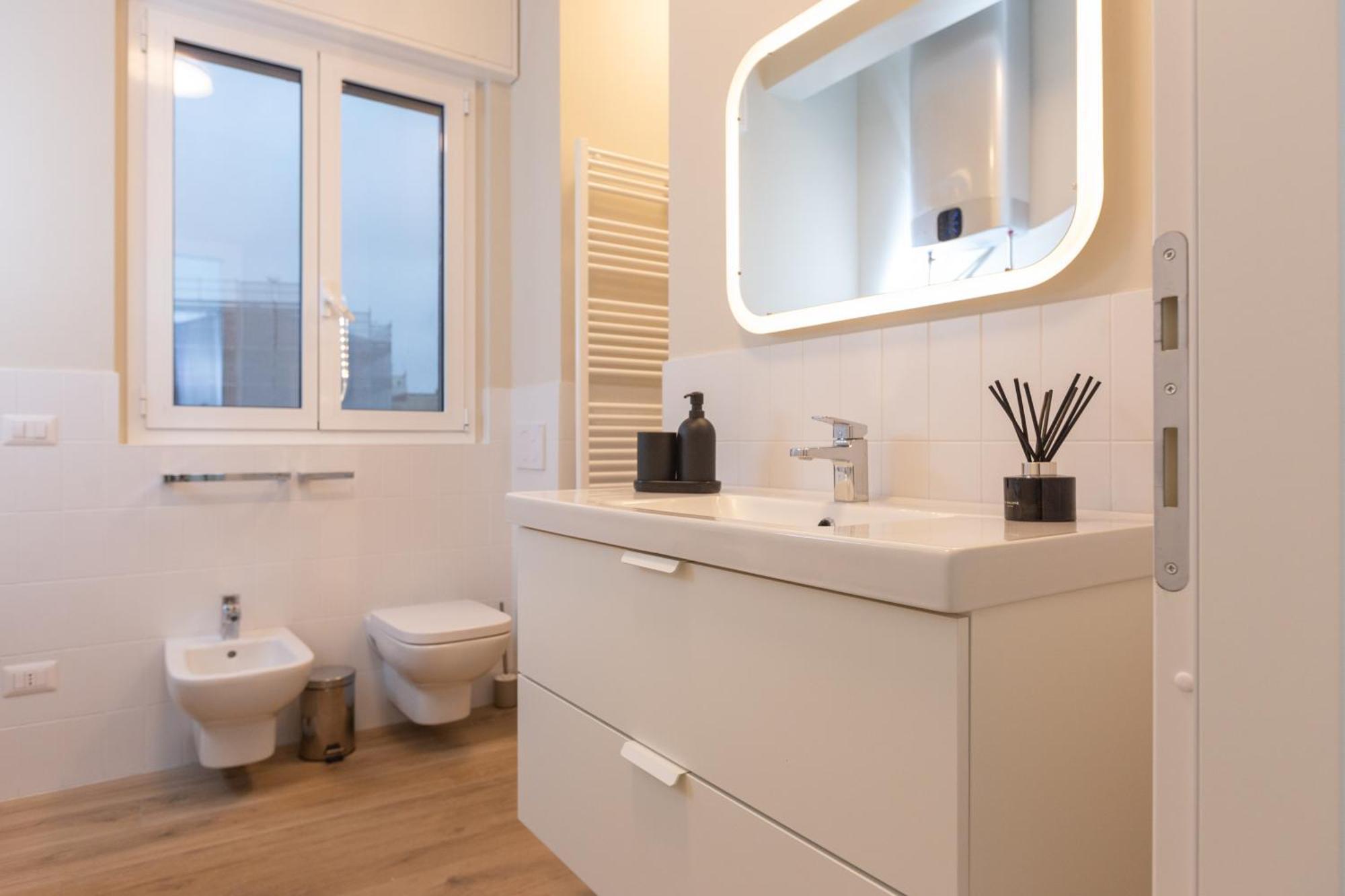 Dreams Exclusive Apartments With Terrace - Free Parking - M1 Station - Near Center Милано Екстериор снимка
