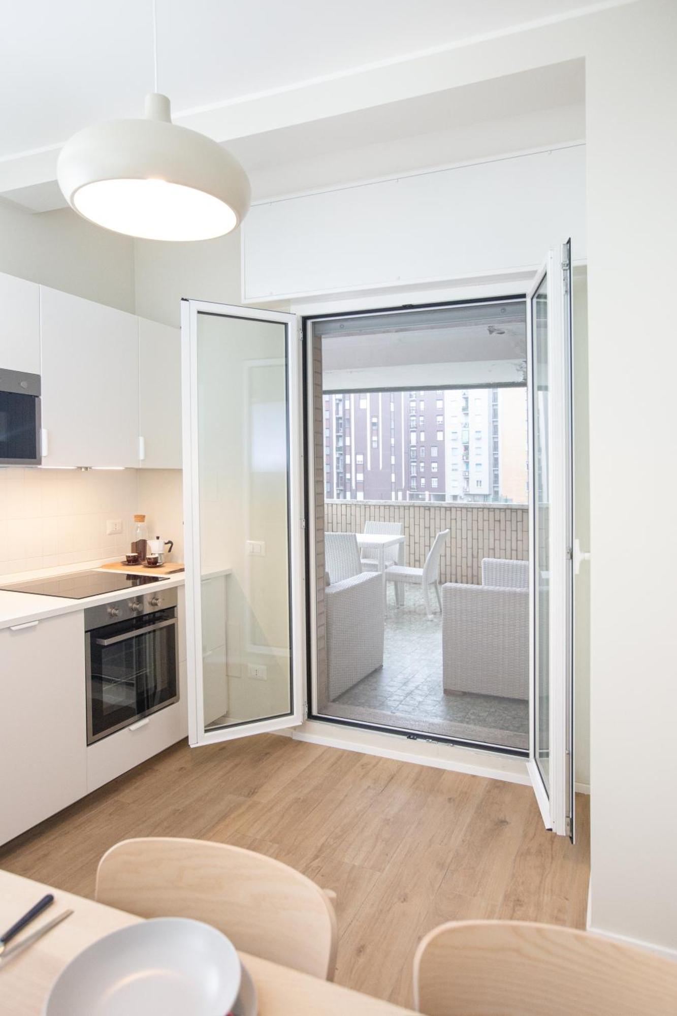 Dreams Exclusive Apartments With Terrace - Free Parking - M1 Station - Near Center Милано Екстериор снимка
