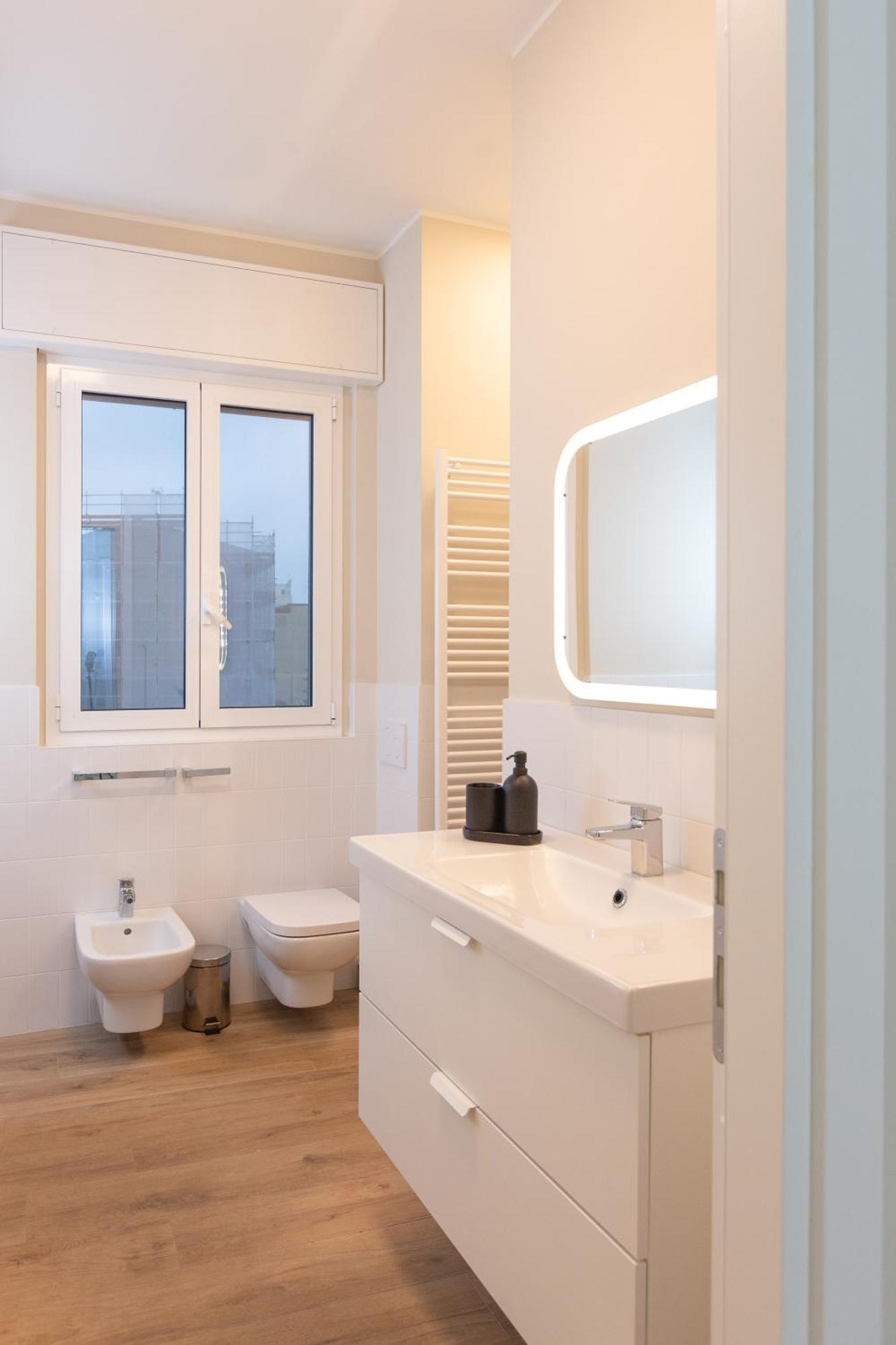 Dreams Exclusive Apartments With Terrace - Free Parking - M1 Station - Near Center Милано Екстериор снимка