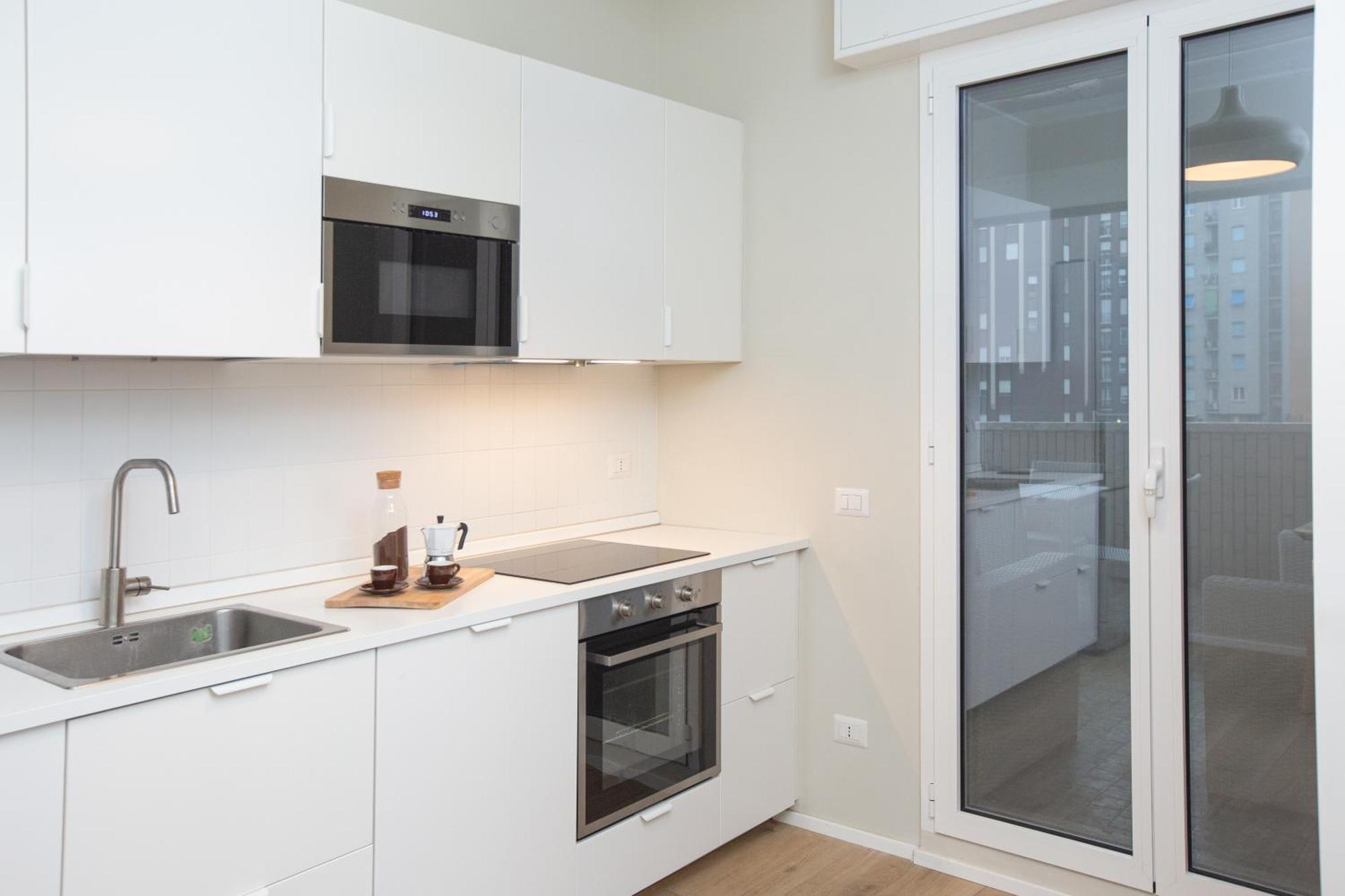 Dreams Exclusive Apartments With Terrace - Free Parking - M1 Station - Near Center Милано Екстериор снимка
