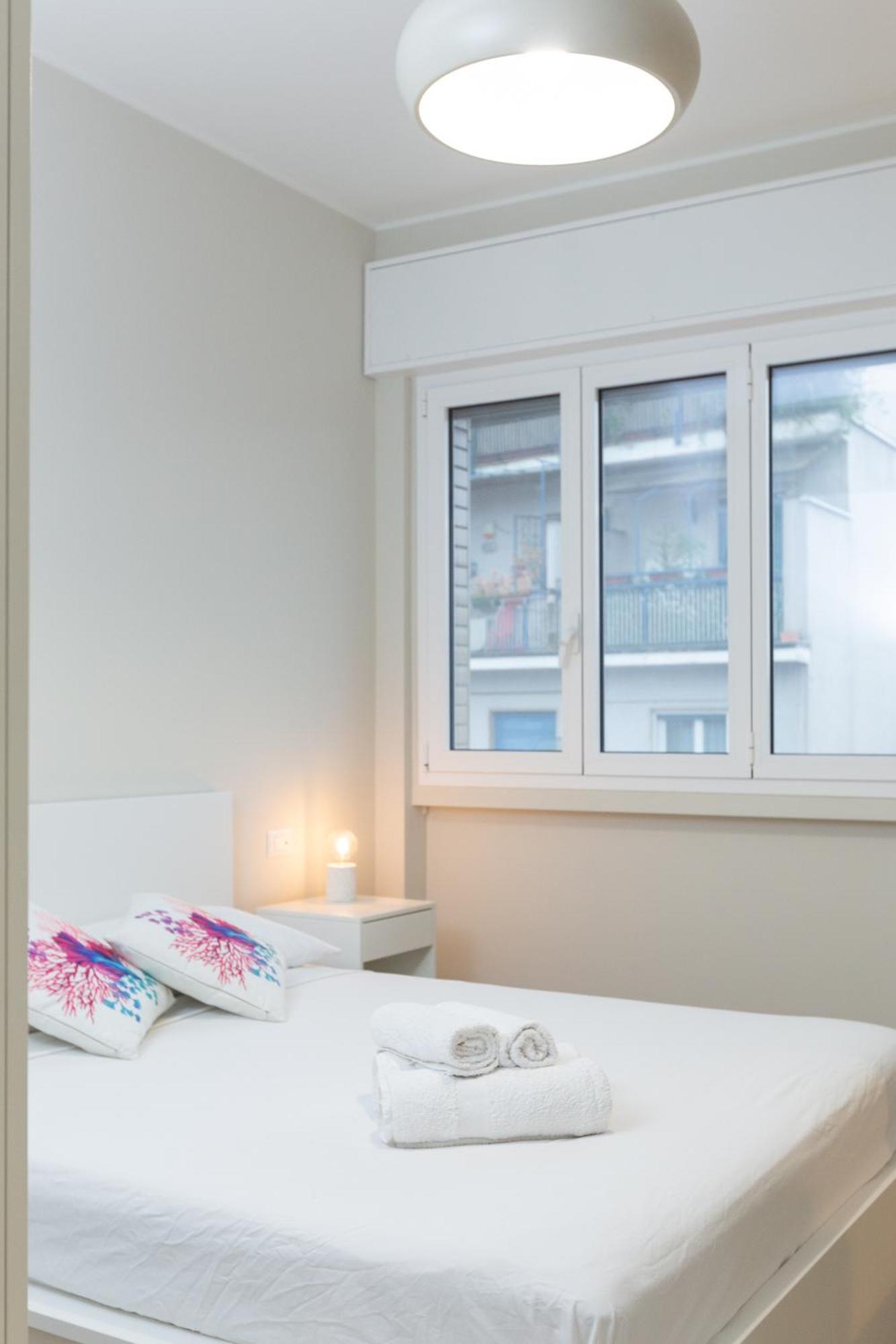Dreams Exclusive Apartments With Terrace - Free Parking - M1 Station - Near Center Милано Екстериор снимка